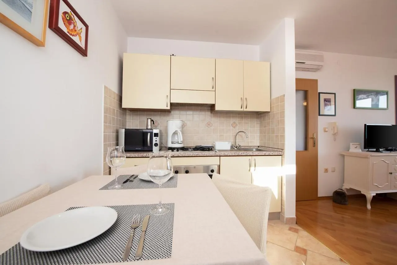 Cozy Apartment Bosnjak Near Opatija, With Sea View Terrace, Air Condition, Free Private Parking Ičići