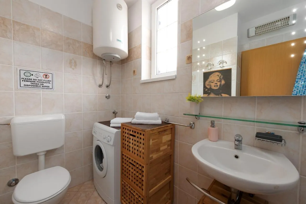 Cozy Apartment Bosnjak Near Opatija, With Sea View Terrace, Air Condition, Free Private Parking Ičići